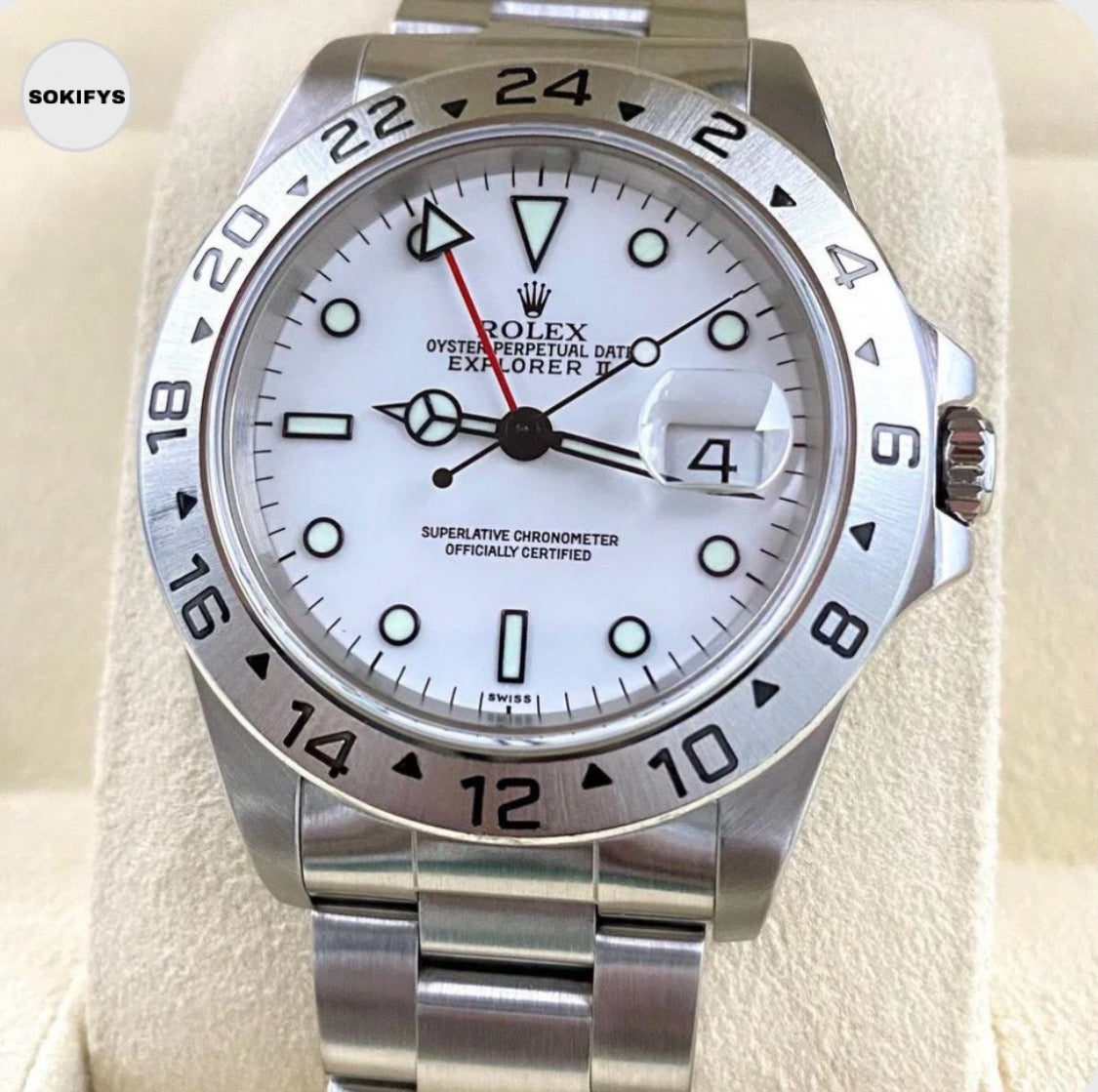 Rolex 16570 explorer II polar dial