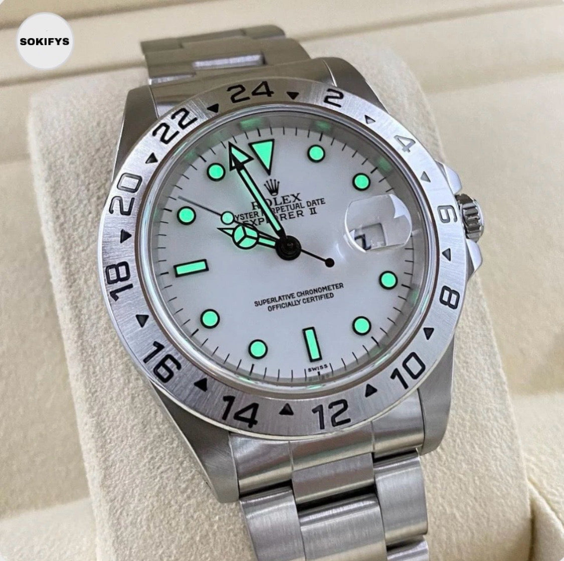 Rolex 16570 explorer II polar dial